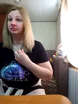 Snapshot of BustyBlond chatting on April 9, 2026, 5:20 am BustyBlond online show from April 9, 2026, 5:20 am