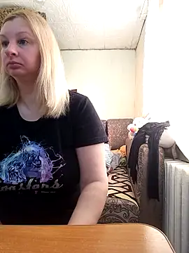 Snapshot of BustyBlond chatting on March 16, 2026, 5:44 am BustyBlond online show from March 16, 2026, 5:44 am