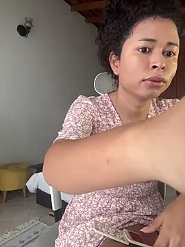 GabriSaenz online show from April 7, 2026, 1:46 pm