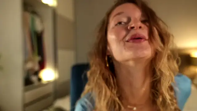 Snapshot of Special___ chatting on September 28, 2025, 4:08 am Special    online show from September 28, 2025, 4:08 am