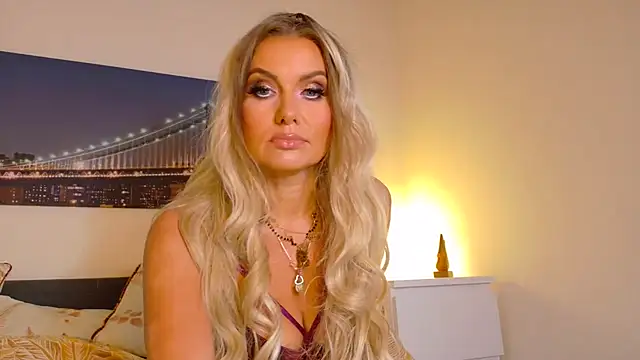 Tinkerbell822 online show from October 21, 2025, 8:03 am