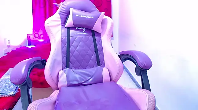 Snapshot of Briannabrachho chatting on March 4, 2025, 8:02 am Briannabrachho online show from March 4, 2025, 8:02 am