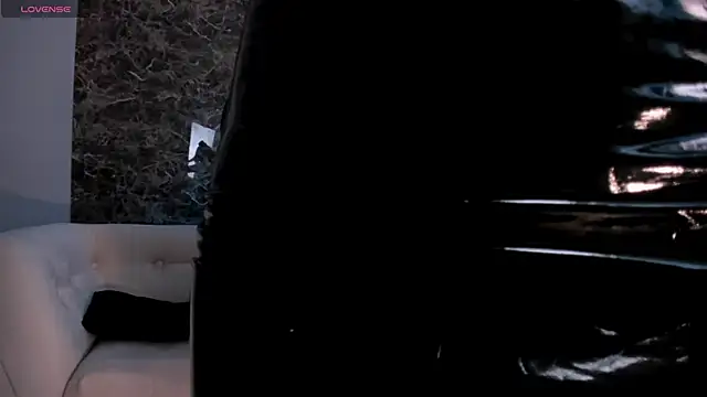 ErikaBenz  online show from September 26, 2025, 12:34 pm