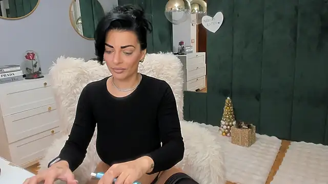 ElisaBaxter online show from January 6, 2026, 4:27 am