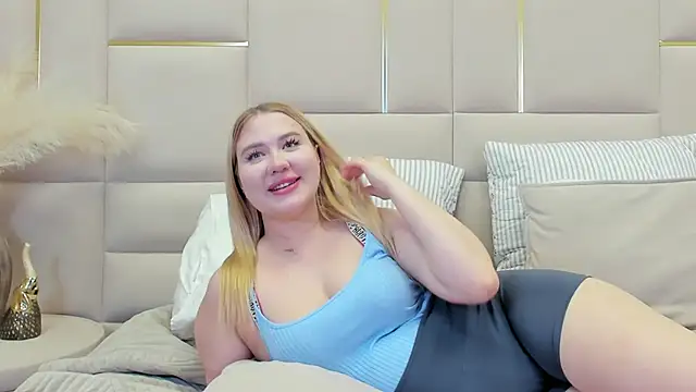 Snapshot of LunaHouston chatting on March 16, 2025, 10:20 pm LunaHouston online show from March 16, 2025, 10:20 pm