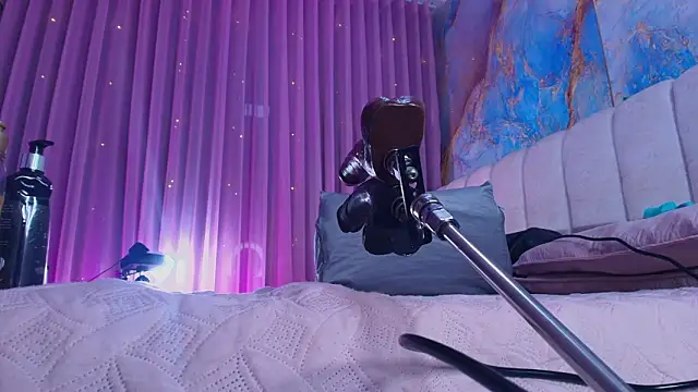 britanyy  online show from February 20, 2026, 3:14 am