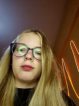 Snapshot of -veranito- chatting on February 26, 2025, 3:03 am -veranito- online show from February 26, 2025, 3:03 am