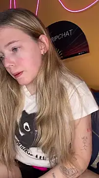 -veranito- online show from November 27, 2025, 9:04 pm