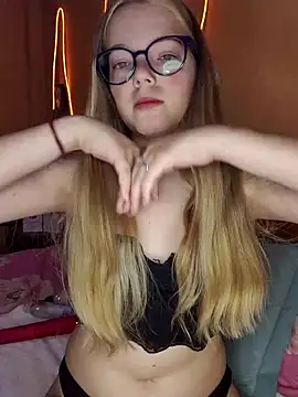 Snapshot of -veranito- chatting on February 12, 2025, 3:07 am -veranito- online show from February 12, 2025, 3:07 am