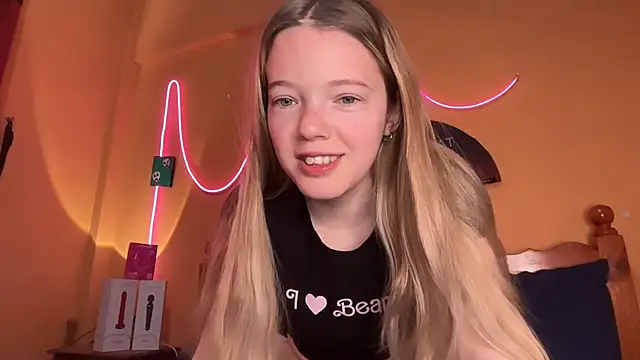 -veranito- online show from November 17, 2025, 9:08 pm