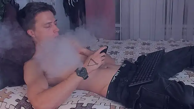 NigelStriker online show from October 10, 2025, 4:46 am