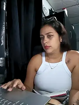 Snapshot of Latina_sexy1 chatting on February 4, 2026, 1:00 am Latina sexy1 online show from February 4, 2026, 1:00 am