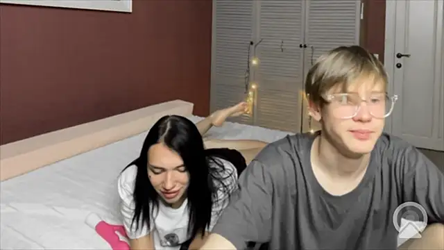 Snapshot of Laura_Key chatting on October 27, 2025, 8:54 pm Laura Key online show from October 27, 2025, 8:54 pm