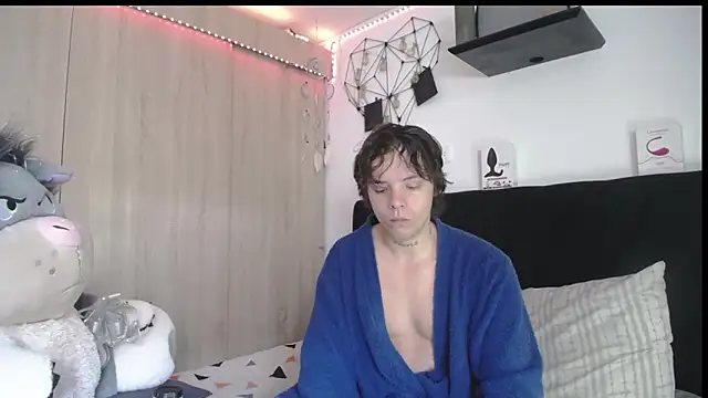 Santiago kiler online show from April 14, 2026, 2:33 pm