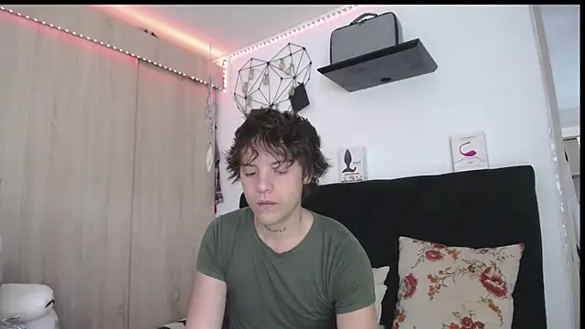 Santiago kiler online show from March 13, 2026, 1:38 pm