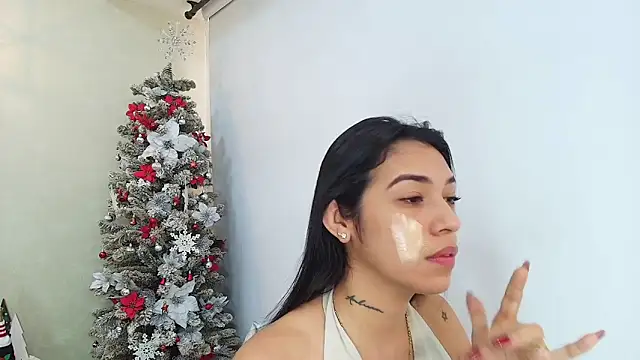 Sassy--Girl online show from December 21, 2025, 12:40 pm