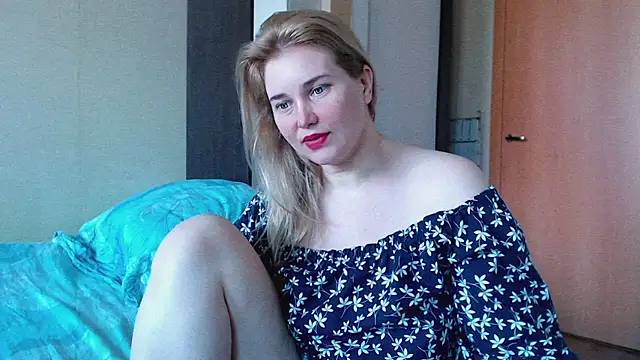 mmmPinUpGirl online show from June 30, 2026, 8:14 am