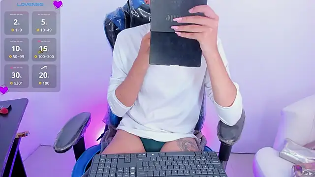 Chris boy  online show from July 5, 2026, 9:05 am