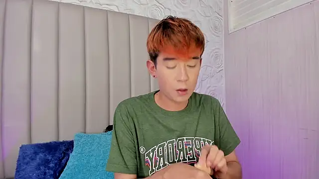 Chris boy  online show from June 19, 2026, 1:50 pm