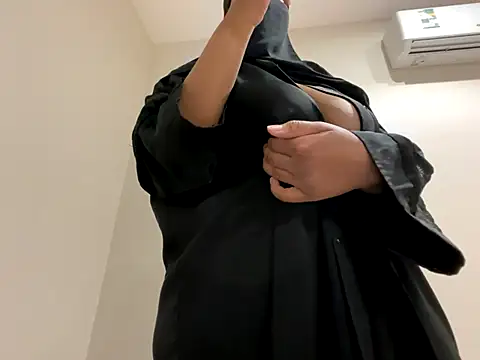 Submissive Arab online show from November 16, 2025, 12:54 pm