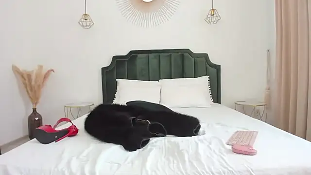 xLorenna online show from January 10, 2026, 11:05 am