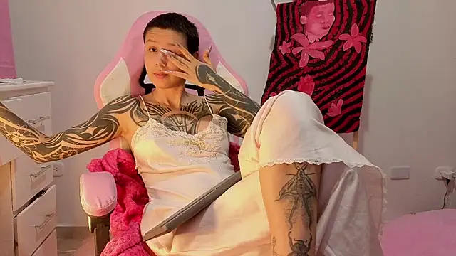 goddess vee  online show from April 17, 2026, 3:09 am