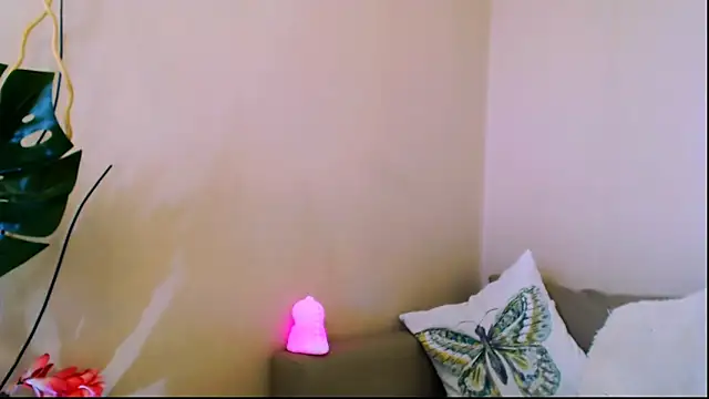 OLIVIA CANDY online show from March 22, 2025, 7:25 am