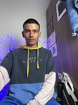 sorry-mom69 online show from December 14, 2025, 12:22 pm