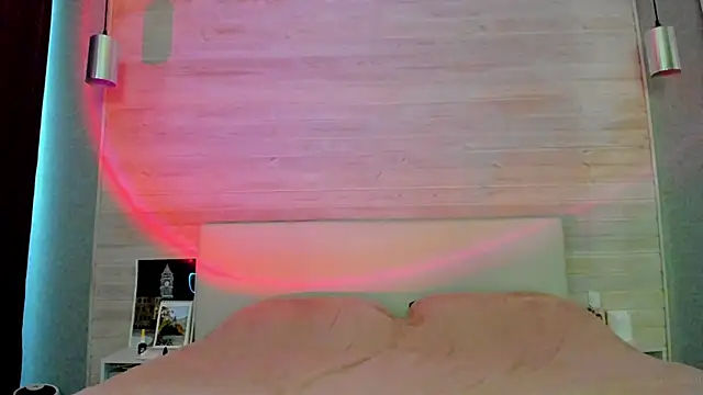 molly hunt  online show from March 28, 2026, 4:57 am