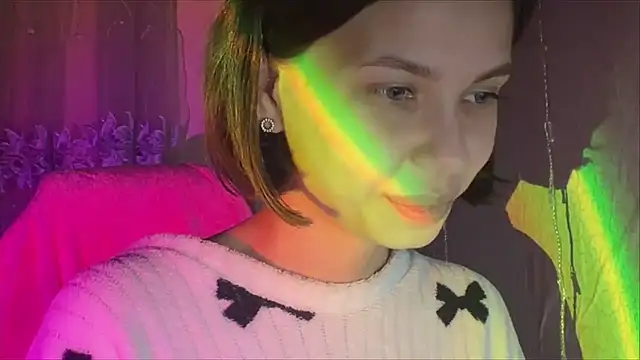 MiraPics online show from April 4, 2026, 9:43 pm