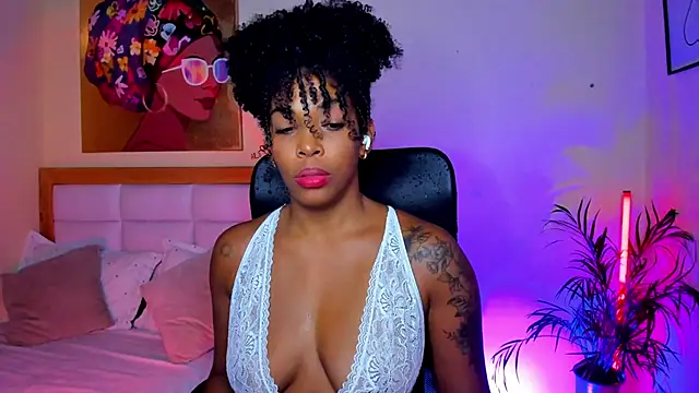 AitanaBrown  online show from April 2, 2026, 3:19 pm