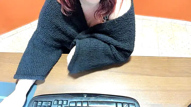 Snapshot of NikkiHolland chatting on March 6, 2026, 8:53 am NikkiHolland online show from March 6, 2026, 8:53 am