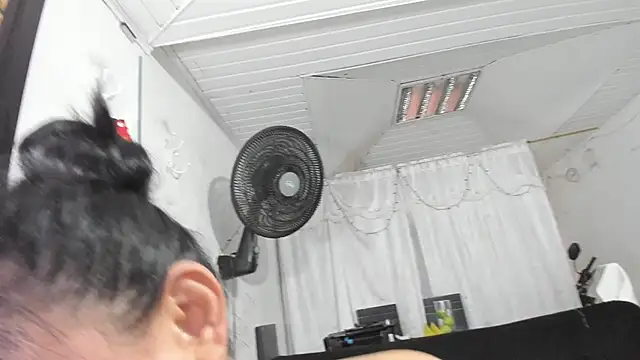 Snapshot of valentinaextreme chatting on December 1, 2024, 10:15 pm valentinaextreme online show from December 1, 2024, 10:15 pm