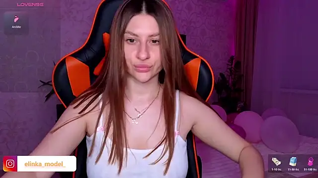 Snapshot of Elishka_ chatting on August 3, 2026, 8:58 pm Elishka online show from August 3, 2026, 8:58 pm
