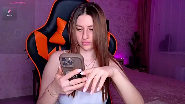 Snapshot of Elishka_ chatting on July 10, 2026, 8:09 pm Elishka online show from July 10, 2026, 8:09 pm