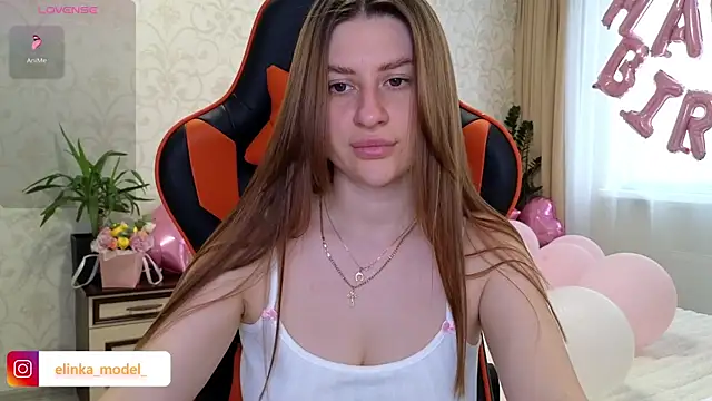Snapshot of Elishka_ chatting on July 22, 2026, 4:58 am Elishka online show from July 22, 2026, 4:58 am