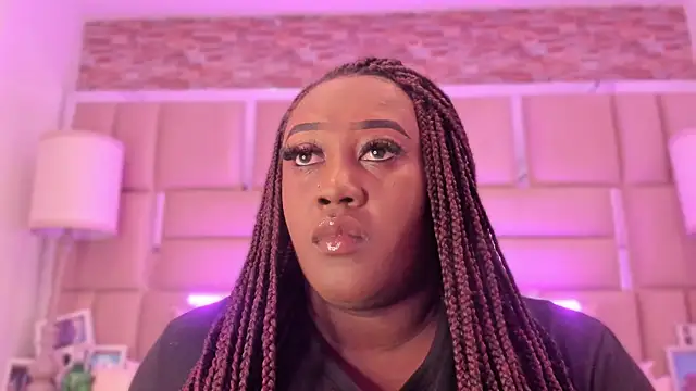 ShaniaBrownn online show from May 29, 2026, 7:42 pm