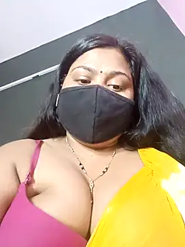 Snapshot of cutee__crazy chatting on October 8, 2025, 7:14 pm cutee  crazy online show from October 8, 2025, 7:14 pm