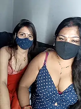 Snapshot of cutee__crazy chatting on September 21, 2025, 6:13 pm cutee  crazy online show from September 21, 2025, 6:13 pm