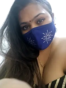 Snapshot of cutee__crazy chatting on February 13, 2025, 5:01 pm cutee  crazy online show from February 13, 2025, 5:01 pm