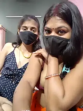 cutee  crazy online show from April 17, 2026, 1:47 pm