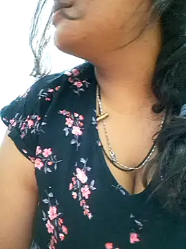 Curvy mommy5 online show from July 12, 2026, 7:42 am