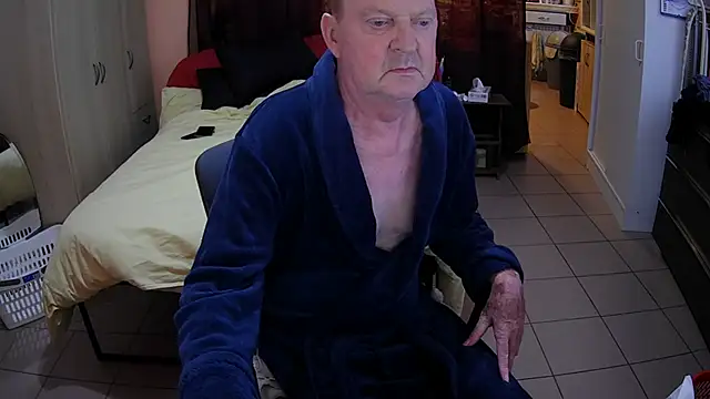 Snapshot of passifsoumis1963 chatting on November 15, 2025, 7:45 am passifsoumis1963 online show from November 15, 2025, 7:45 am