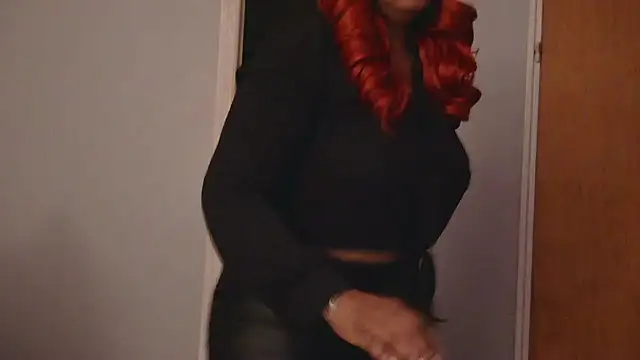 MSweetLindaParks online show from September 21, 2025, 5:12 am