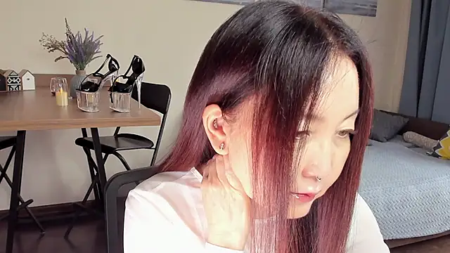 AvroraSakura online show from October 21, 2025, 9:19 am