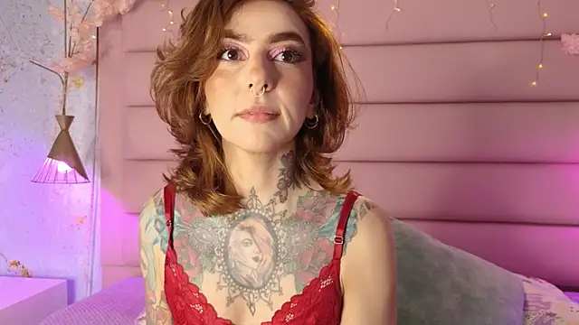 Snapshot of Evangelyne_1 chatting on December 17, 2025, 3:50 pm Evangelyne 1 online show from December 17, 2025, 3:50 pm