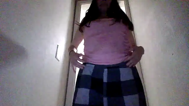 petitedoll29 online show from November 5, 2025, 8:56 pm