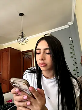 isabella jade online show from October 13, 2025, 4:19 pm