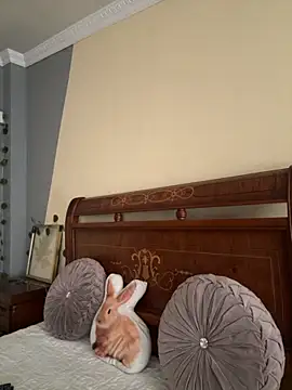 isabella jade online show from October 4, 2025, 1:56 pm