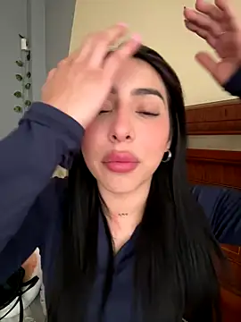 isabella jade online show from October 15, 2025, 2:25 pm